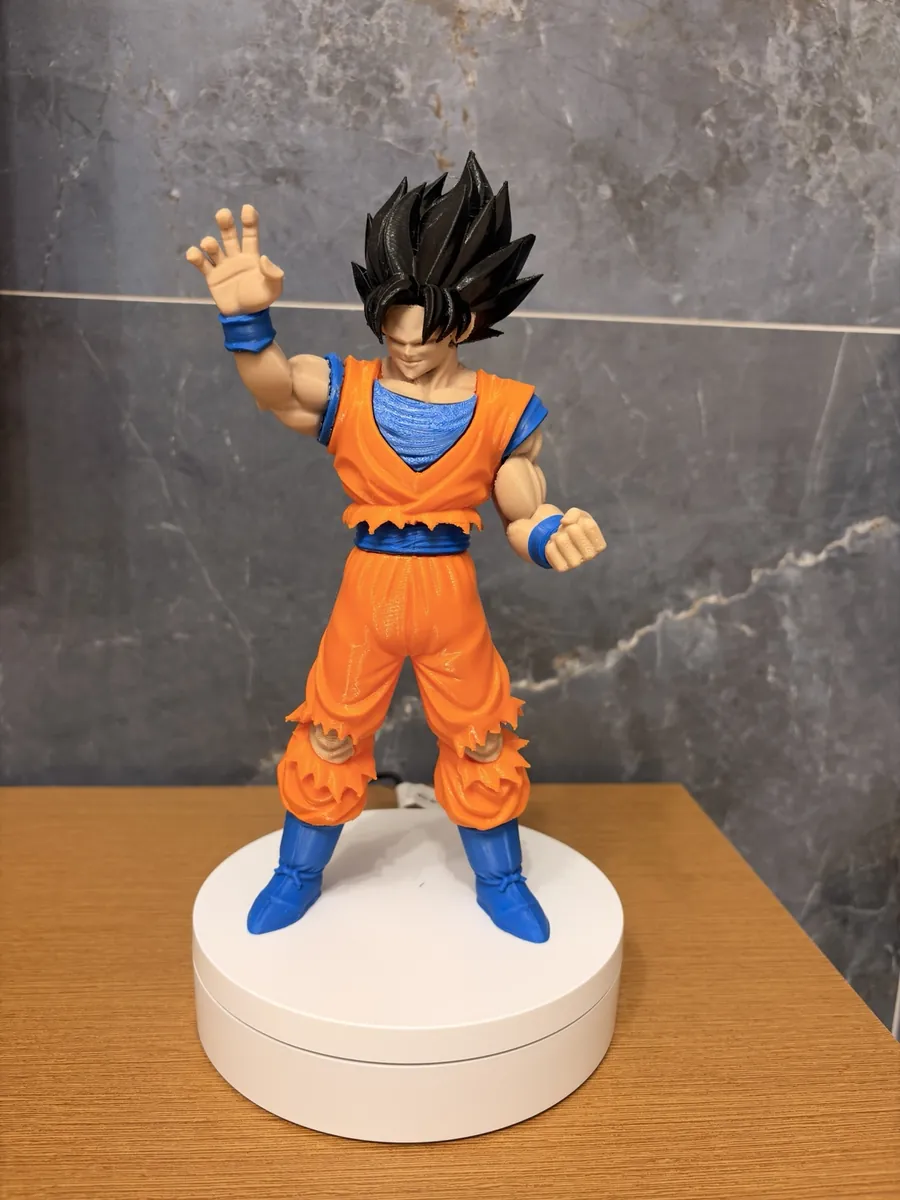 Boneco Goku em impressão 3D
